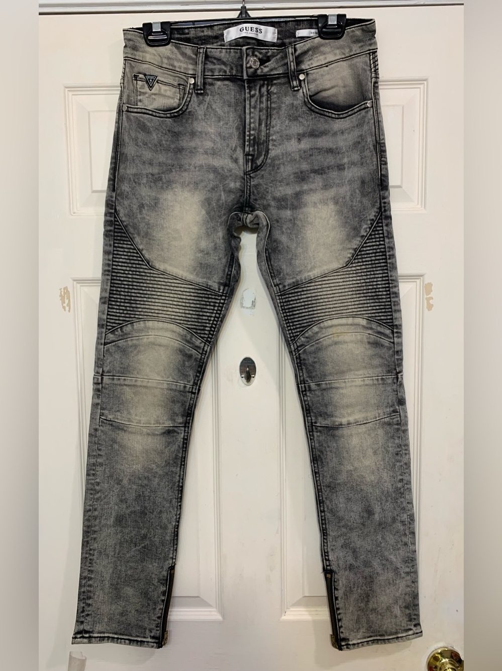 Guess Men’s Black Acid Wash Skinny Moto Sz 31x32 Jeans.              3771